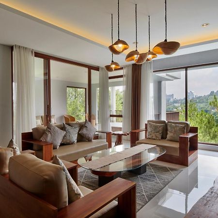 Anindya Hill View Villa 7 Bedrooms With A Private Swimming Pool บันดุง ภายนอก รูปภาพ