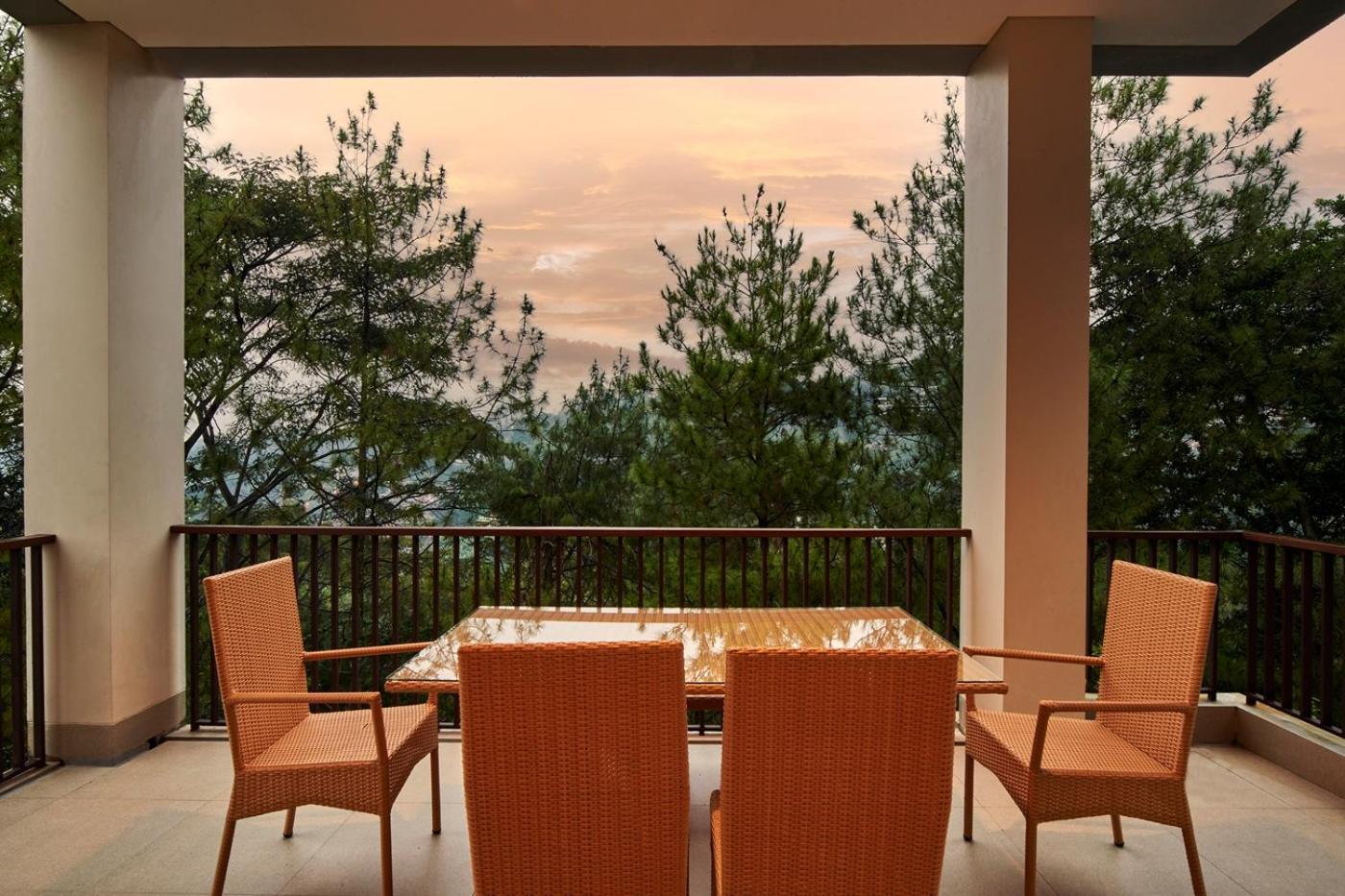 Anindya Hill View Villa 7 Bedrooms With A Private Swimming Pool บันดุง ภายนอก รูปภาพ