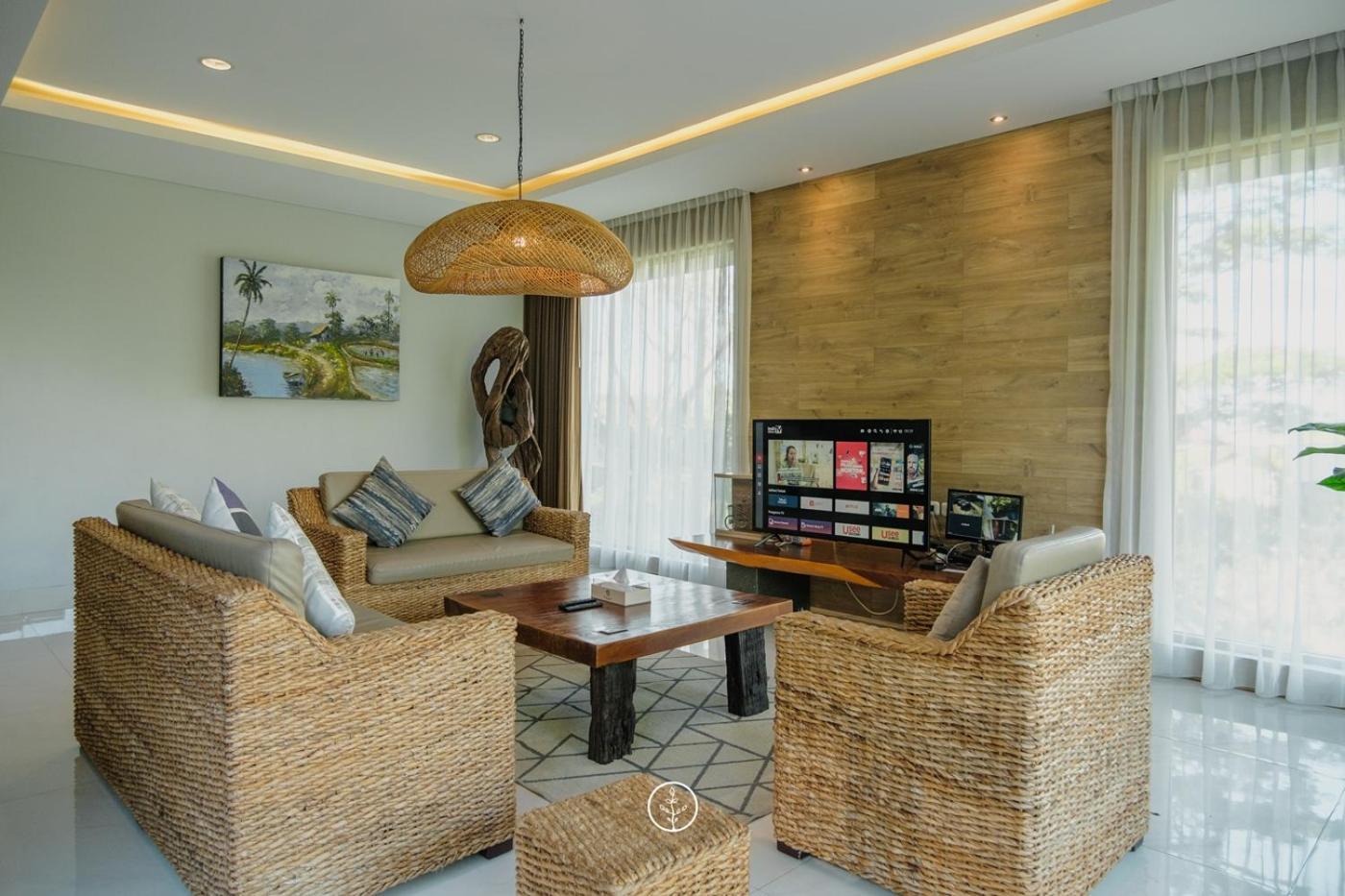 Anindya Hill View Villa 7 Bedrooms With A Private Swimming Pool บันดุง ภายนอก รูปภาพ