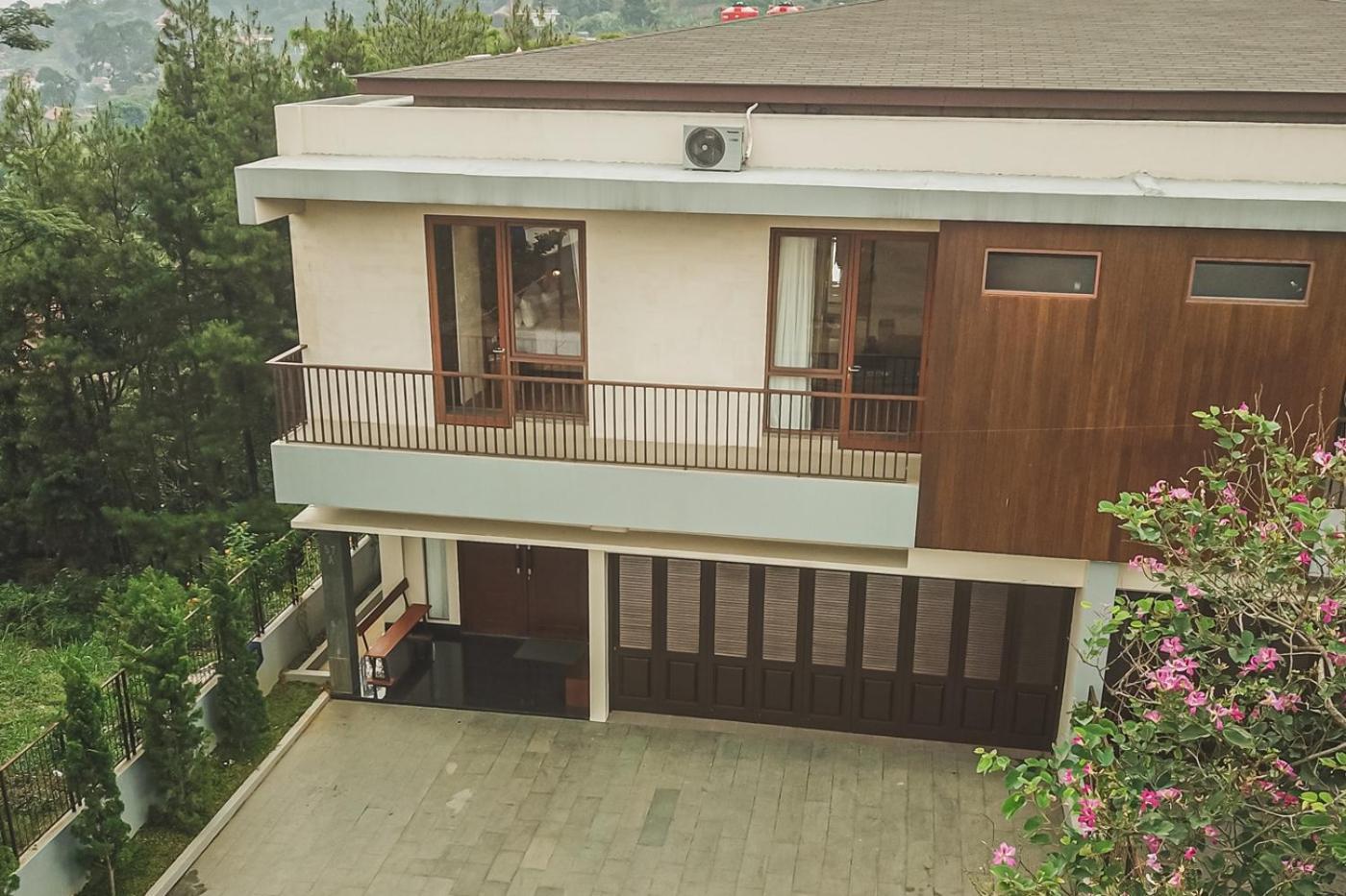Anindya Hill View Villa 7 Bedrooms With A Private Swimming Pool บันดุง ภายนอก รูปภาพ
